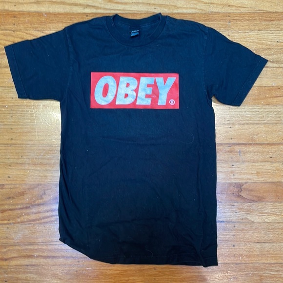 Obey t-shirt - Picture 1 of 1